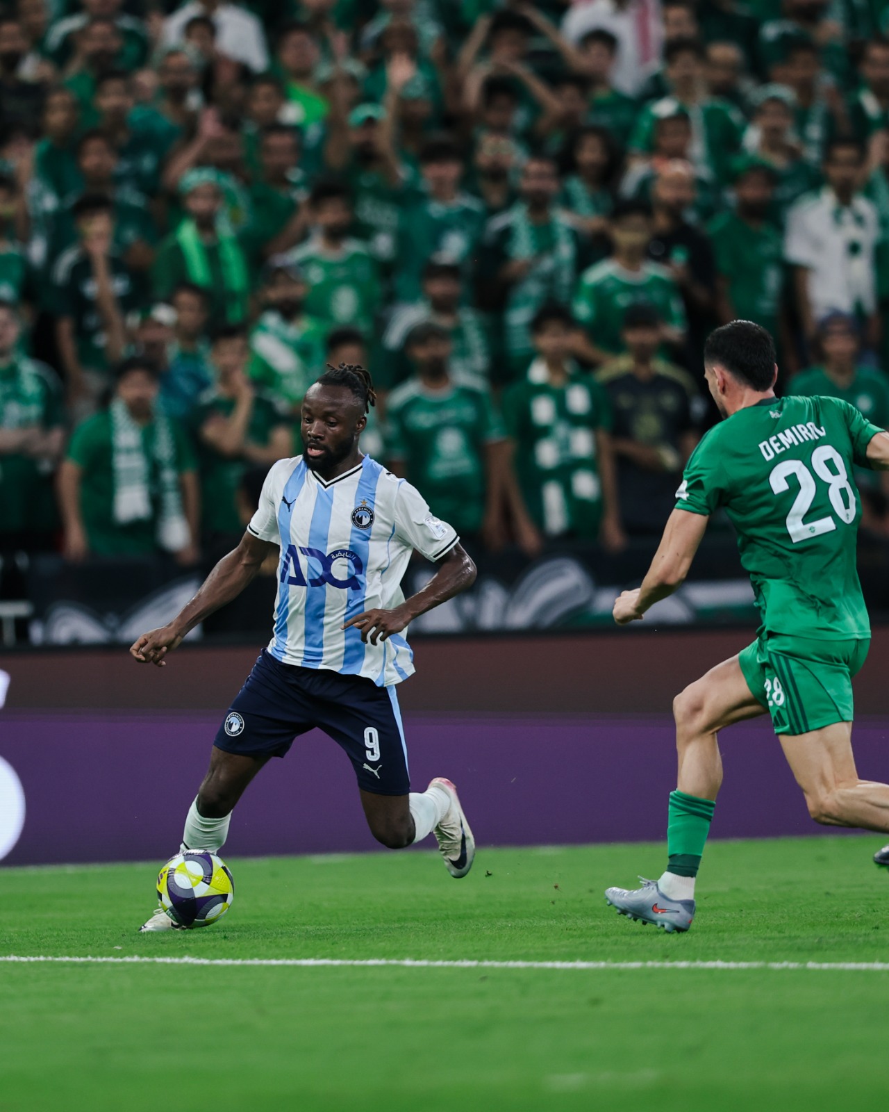 بيراميدز يتوج بكأس بطولة الثلاث قارات بعد اكتساح الأهلي السعودي على ستاد الجوهرة المشعة وردود فعل قوية من الإعلام