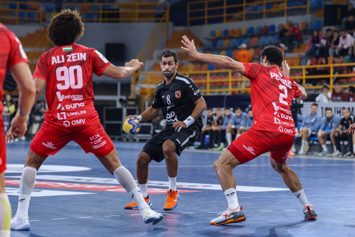 الأهلي يواجه برشلونة في نصف نهائي كأس العالم للأندية لكرة اليد 2025