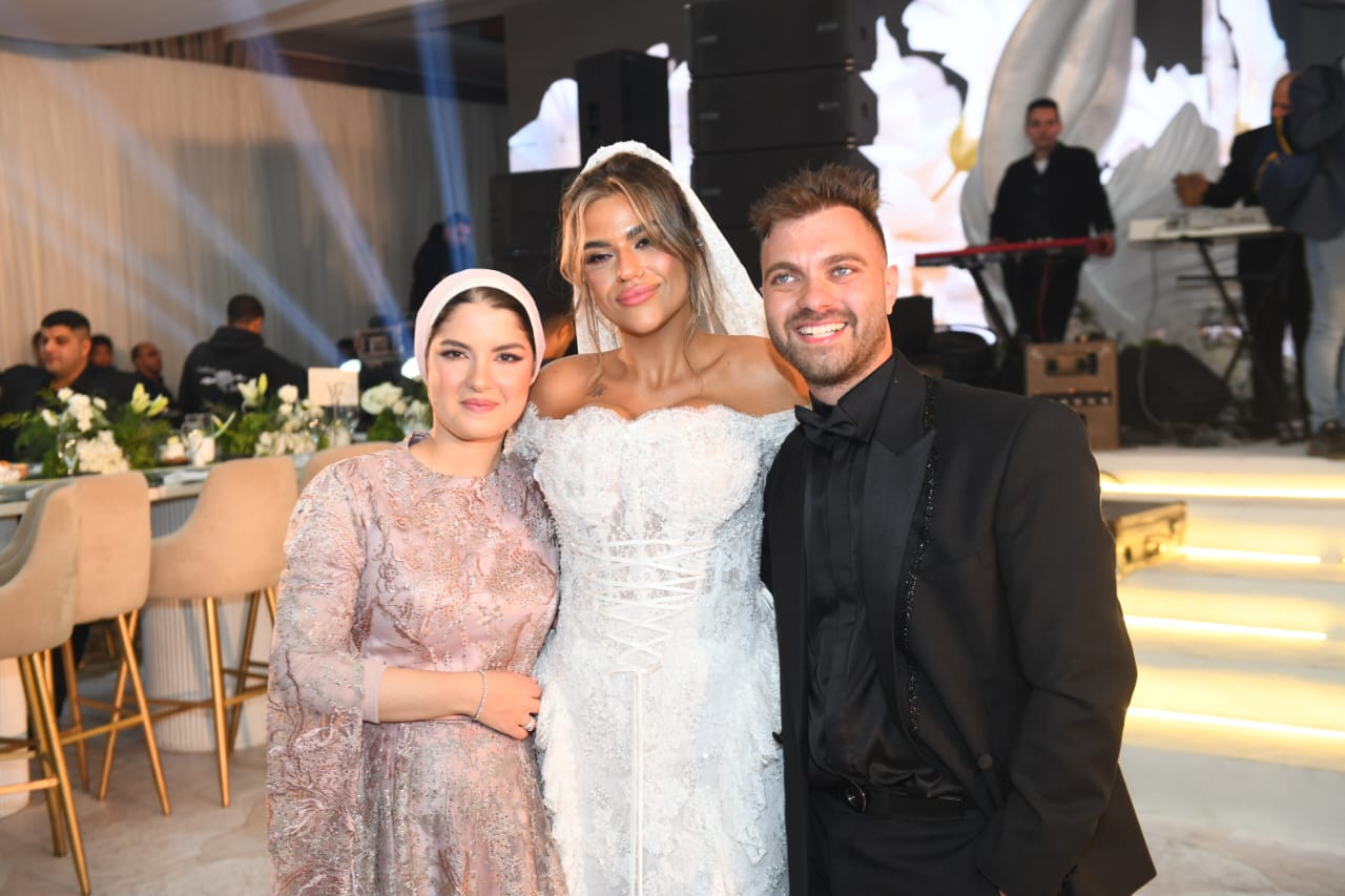 بالصور.. نجوم الفن والإعلام والسفير التركي يحتفلون بزفاف ابنة المنتج محمد الشريف في القاهرة الجديدة