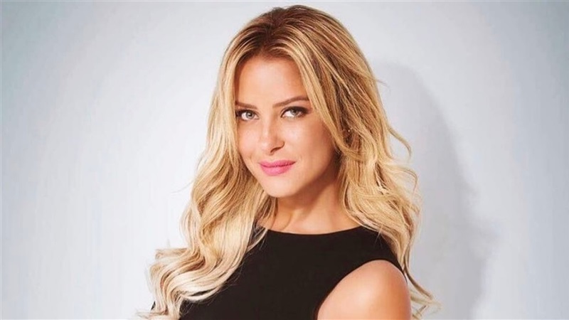 ريم مصطفى.. حفل زفاف نجلها والظهور الأول لفنان مفاجأة(بالفيديو وصور)