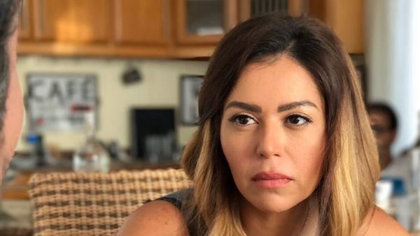 طلاق مفاجئ يهز حياة لقاء الخميسي ومحمد عبدالمنصف… ما سر إيمان الزايدي؟