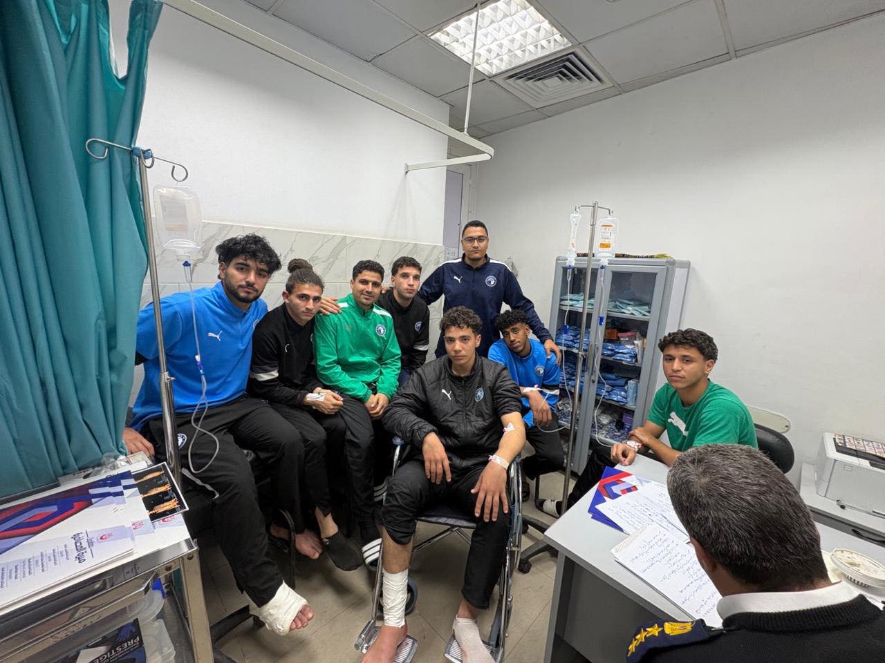 تفاصيل سقوط الأسانسير بلاعبي فريق بيراميدز 2007 (صورة) فريق بيراميدز 2007