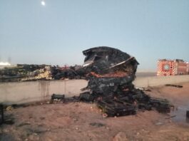 فتح الطريق الساحلي بعد حريق شاحنة خضروات وتفحمها في مطروح