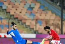 الأهلي يضرب في الوقت القاتل أمام سموحة ويشعل صراع القمة.. هدف +90 يقلب الدوري