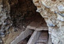 كشف أثري جديد في المنيا.. مقبرة رومانية وألسنة ذهبية بالبهنسا