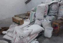 بسكويت بالفحم بدلًا من الكاكاو.. مصنع غير مرخص بالقليوبية والتحفظ على 1.8 طن