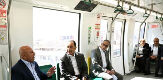 مونوريل غرب النيل يقترب من التشغيل.. مدبولي يستقل القطار ويتفقد المشروع